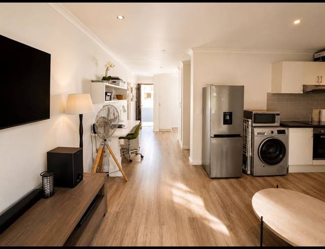 1 BEDROOM APARTMENT FOR SALE IN RONDEBOSCH